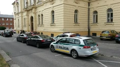 Krajský súd v Nitre evakuovali. Nahlásili tam bombu