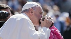 Ikonické momenty pápeža Františka: Podporuje homosexuálov, migrantov aj iné náboženstvá