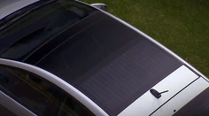 Solárny panel namiesto strechy. Tak by mali už čoskoro vyzerať naše autá
