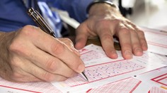 Jackpot mu unikol len o jedno číslo. Trafil ho hneď na druhý deň