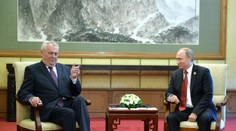 Zeman sa v Soči stretol s Putinom