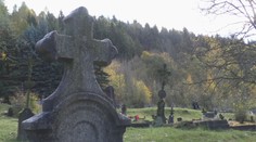 Bez kvetov a horiacich sviečok. Nie na každom cintoríne sa spomína na zosnulých