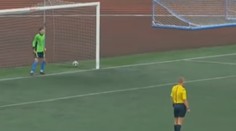 VIDEO: To ako dokázal? Mladík predviedol penaltu z inej galaxie