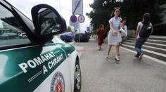 Šokujúci prípad v Novej Bani. Muž dobodal na smrť manželku, údajne v policajnom aute!