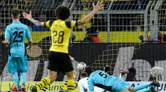Bayern vyhral v Brémach, Duda nehral pri víťazstve Herthy v Hannoveri