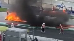 MotoGP: VC Štajerska prerušili pre vážnu nehodu Pedrosu a Savadoriho, jeden stroj sa vznietil