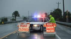 Hurikán Hermine zoslabol po prechode nad Floridu na tropickú búrku