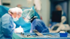 Kardinálny omyl rakúskych lekárov. Pacientovi (82) amputovali nesprávnu nohu
