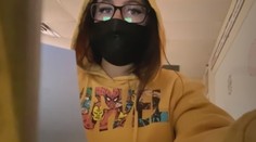 Matka (30) sa v škole vydávala za svoju dcéru (13). Počas celého vyučovania si to nikto nevšimol