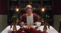 Vianočná klasika Sám doma opäť ožila. Zostarnutý Kevin sa vrátil vo vtipnej reklame