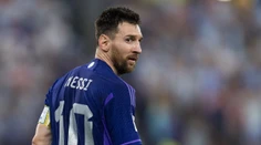 Diskutabilná argentínska penalta je predmetom sporov. Messimu však vyhrala stávku