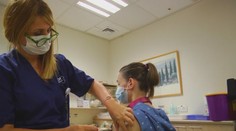 Prvé krajiny zavádzajú povinné očkovanie proti koronavírusu. Zvažuje ho aj Chorvátsko