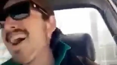 Hrozivé video: Muž zrážal na ceste vtáky emu ako kolky a smial sa pri tom