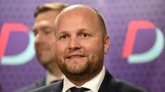 Poslanci Smeru podali trestné oznámenie na Jaroslava Naďa. Podozrievajú ho z prijatia úplatku 3,5 milióna eur