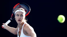 Halepová je stále na čele rebríčka WTA, Schmiedlová poskočila