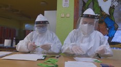 Našli sme obec, ktorá na testovaní obyvateľov zarobila a na živote v nej sa to aj prejavilo