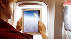 USA chcú cestujúcim niektorých aerolínií zakázať elektroniku v lietadlách