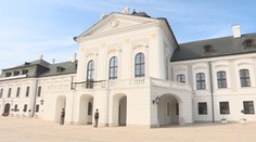 Prvé pápežove kroky povedú do Grasalkovičovho paláca. Toto stretnutie sa však od iných výrazne líši