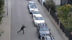 VIDEO: Opitá žena v Brne demolovala autá. Robila tak s propán-butánovou fľašou