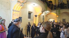 V Prahe bolo rušno. Do mesta zavítala jedna z najväčších hviezd