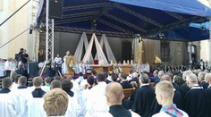 Tisíce pútnikov vrátane prezidenta a predstaviteľov vlády si uctili sviatok Sedembolestnej Panny Márie