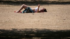 Teplotný rekord v Británii: Na detskom ihrisku namerali na šmýkačke cez 70 stupňov