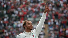 Lewis Hamilton má v "efjednotke" ďalší titul, takto reagujú svetové médiá