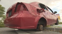 Parkovacie miesta v Bratislave zaberajú vraky. Prečo trvá tak dlho, kým z ulíc zmiznú?