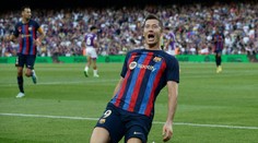 Martin Valjent čelil Lewandowskému, ale Poliak skóroval. V Indonézii sa odohrala obrovská tragédia