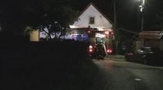 Dvaja synovia prišli počas noci v Trenčianskej Teplej o oboch rodičov
