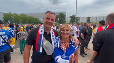 VIDEO: Atmosféra pred štadiónom graduje. Slovenskí fanúšikovia majú jasno v tom, koľko vyhráme a kto strelí gól