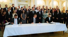 Vzniká strana s provokatívnym názvom. Vynára sa viacero otázok