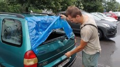 Ľadovec na východe Slovenska poškodil vyše tisíc áut