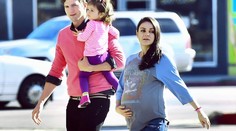 Syn Mily Kunis a Ashtona Kutchera dostal ruské meno