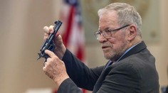 Zbrojárku filmu Rust usvedčili z neúmyselného zabitia kameramanky