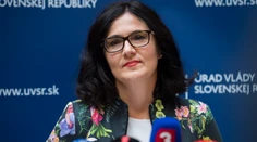 Ministerka školstva chce novelou odoberať neoprávnené akademické tituly