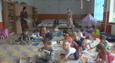 Stravu pre Ukrajincov platia z vlastného vrecka. Starostka obce Lomné poukázala na chaos okolo financovania