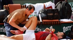 Djokovič zrejme príde o Wimbledon. Mal by podstúpiť operáciu kolena