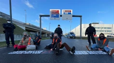 Chaos v leteckej doprave v Nemecku. Spôsobili ho aktivisti, ktorí zablokovali cesty k trom letiskám