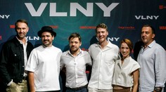 Do boja o Oscara vyráža aj český film Vlny. Dobová dráma hovorí o udalostiach z roku 1968