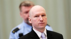 Breivik vyhral časť súdneho procesu voči štátu
