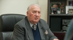 Stav prezidenta Kováča sa mierne zlepšil, ale stále je napojený na pľúcnu ventiláciu