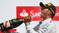 F1: Z pole position odštartuje Hamilton