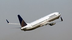 Boeing zastavil prevádzku asi 50 lietadiel, dôvodom sú praskliny