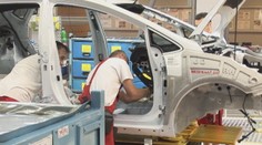 Automobilky čaká kritický rok: Volajú po zamestnancoch zo zahraničia