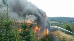 Rozsiahly požiar píly pri Medzilaborciach: Zrútila sa celá konštrukcia