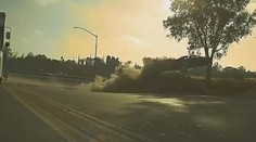 VIDEO: Vodič nevenoval pozornosť riadeniu. Auto vystrelilo z diaľnice ako raketa