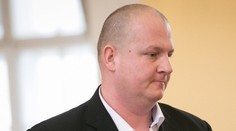 Polícia dnes vrátila poslancovi Krupovi zadržané zbrane