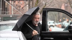 Nové zistenie v prípade tragického nakrúcania s Alecom Baldwinom: Kontrolórka zbraní mala „opicu“