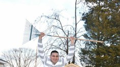 Tento milionár našiel šťastie v lístí. Rok čakal na výhru